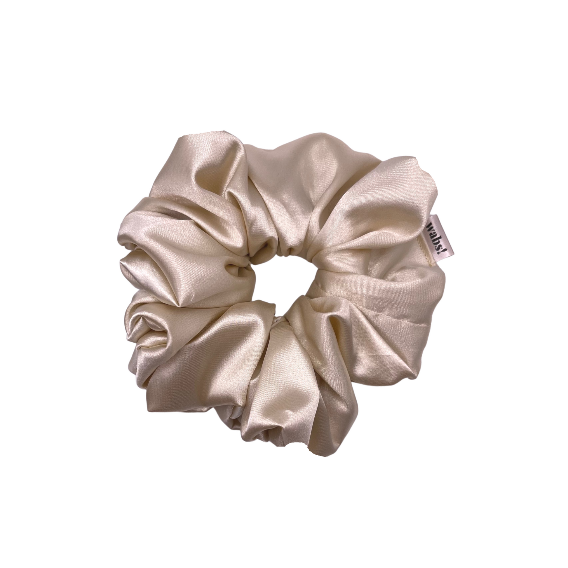 Cremefarbener Satin-Scrunchie mit seidigem Glanz für klassische Frisuren